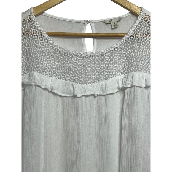 C Est 1946 White Crochet Yoke Ruffle Long Sleeve Blouse XL Minimalist Lt Weight - Picture 3 of 16